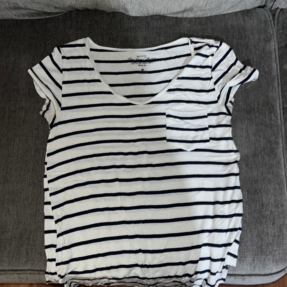 Hollister t-shirt